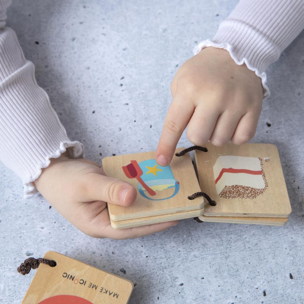 WOODEN TOY -  LOOSE CHANGE AUSTRALIAN MINI BOOK