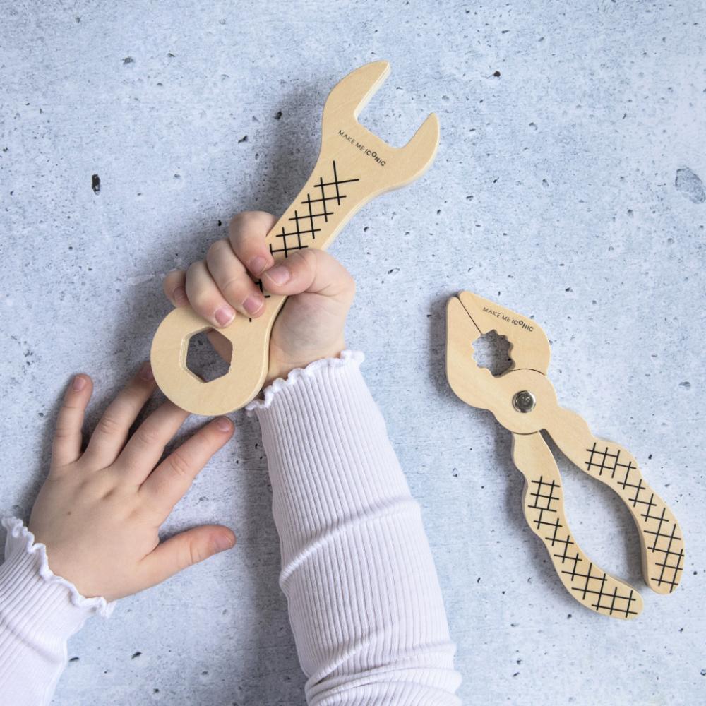 WOODEN TOY -  LOOSE CHANGE SPANNER