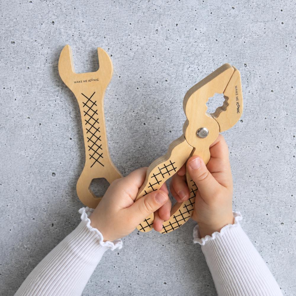 WOODEN TOY -  LOOSE CHANGE SPANNER