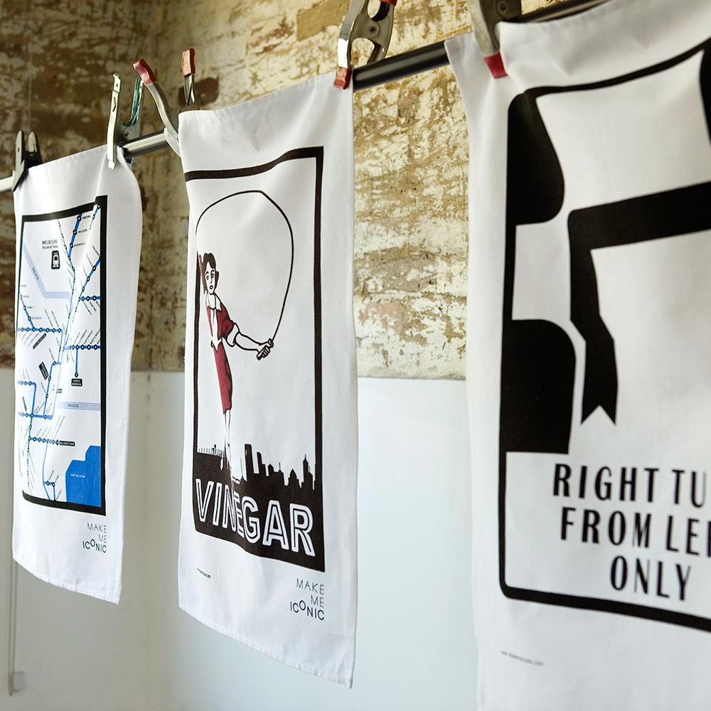 TEA TOWEL - MELBOURNE HOOK TURN