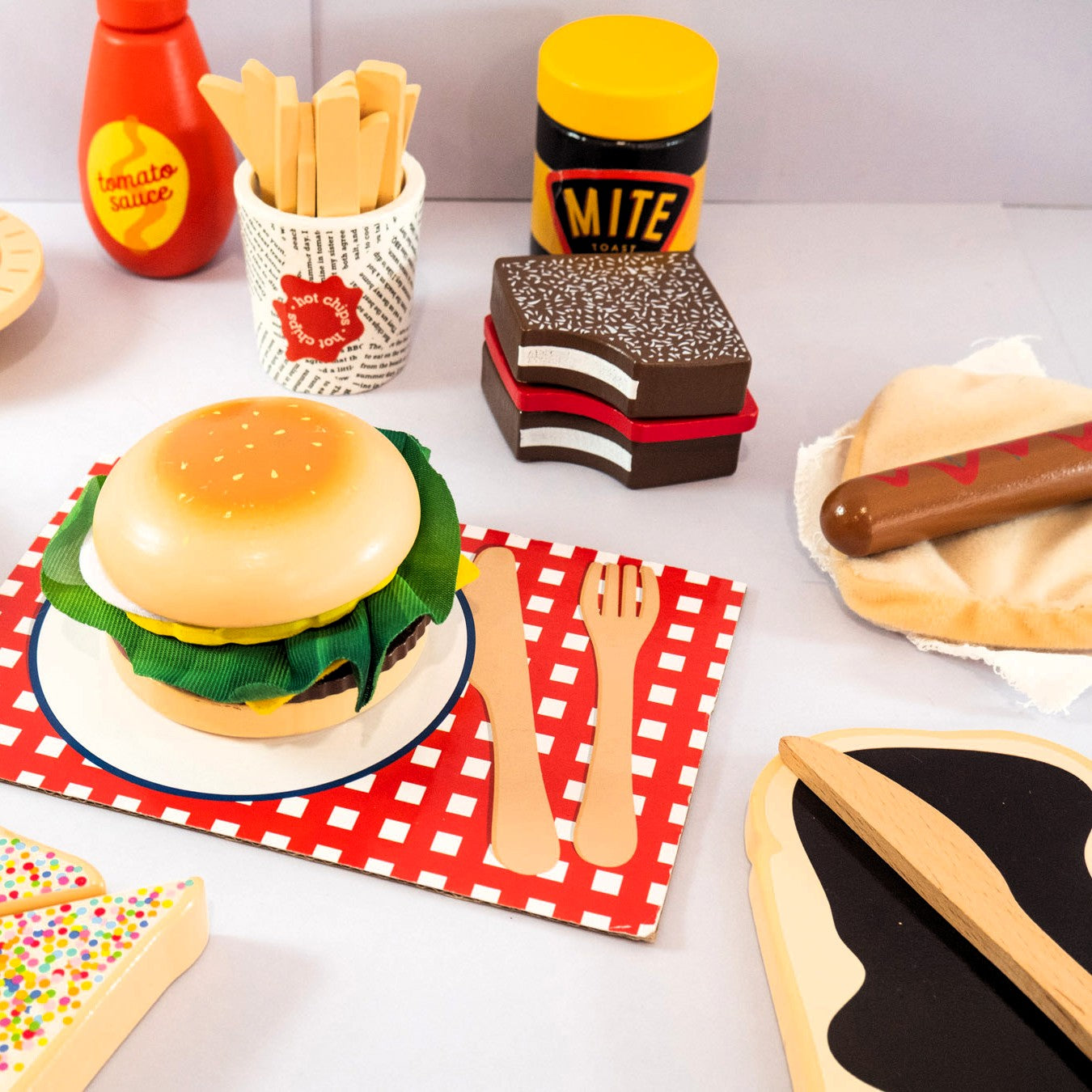 WOODEN TOY - AUSTRALIAN FOOD SET