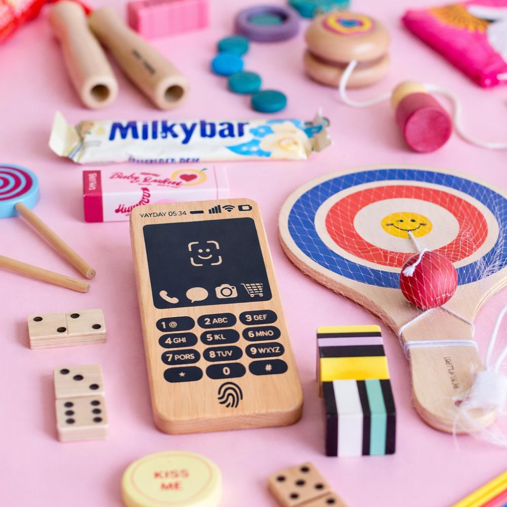 WOODEN TOY -  LOOSE CHANGE PHONE